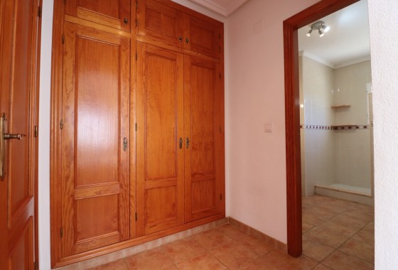 Venta - Chalet Independiente -
San Miguel de Salinas - Lake View Mansions