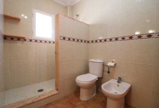 Venta - Chalet Independiente -
San Miguel de Salinas - Lake View Mansions