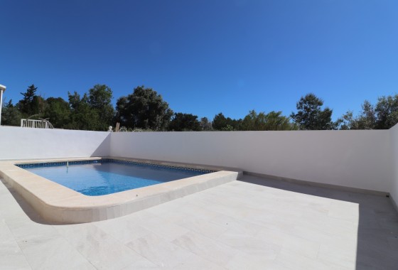 Venta - Chalet Independiente -
San Miguel de Salinas - Lake View Mansions