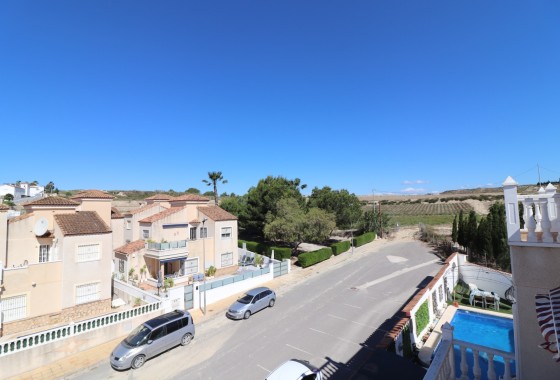 Venta - Chalet Independiente -
San Miguel de Salinas - Lake View Mansions