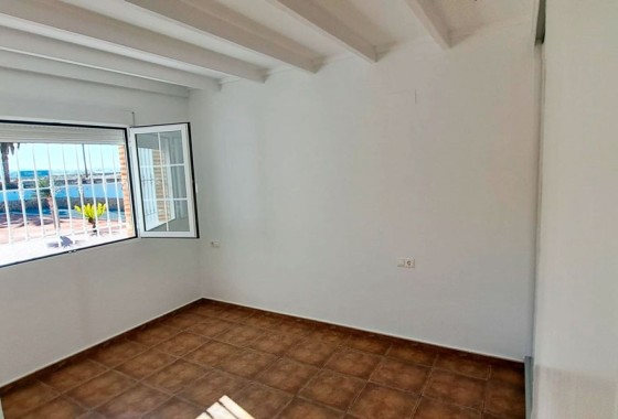 Venta - Finca / Casa de campo -
Catral