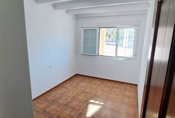 Venta - Finca / Casa de campo -
Catral