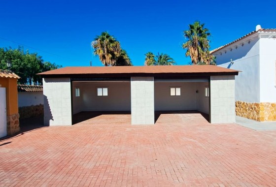 Venta - Finca / Casa de campo -
Catral