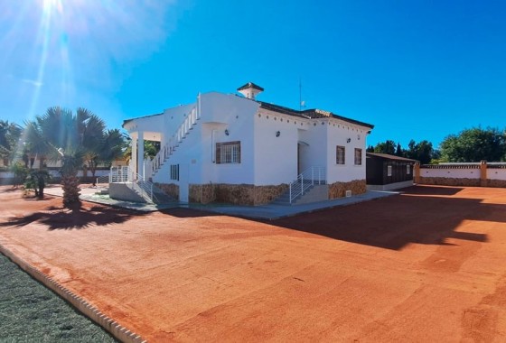 Venta - Finca / Casa de campo -
Catral