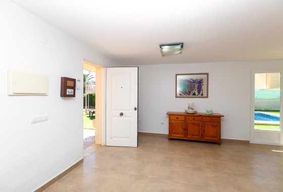 Venta - Chalet Independiente -
La Zenia