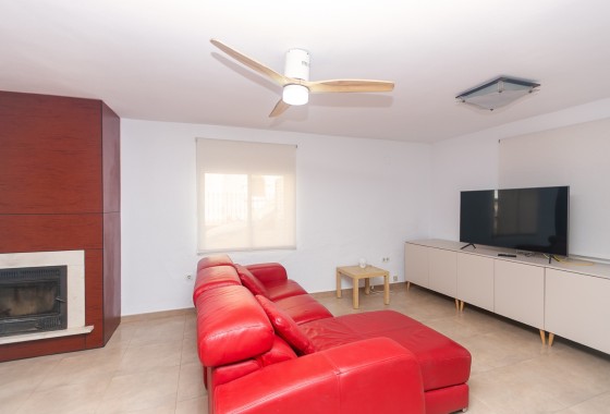 Venta - Chalet Independiente -
La Zenia