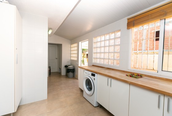 Venta - Chalet Independiente -
La Zenia