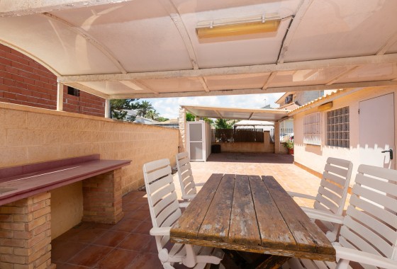 Venta - Chalet Independiente -
La Zenia