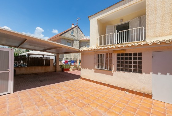 Venta - Chalet Independiente -
La Zenia