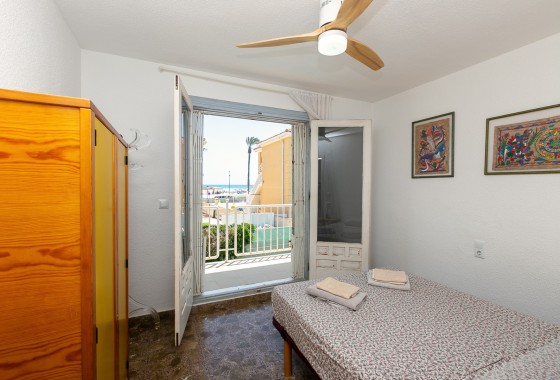 Venta - Chalet Independiente -
La Zenia