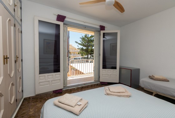 Venta - Chalet Independiente -
La Zenia