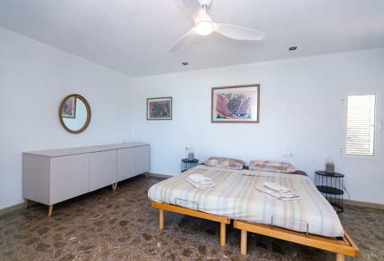 Venta - Chalet Independiente -
La Zenia