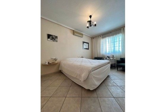 Wiederverkauf - Freistehende Villa -
Torrevieja - Aguas Nuevas