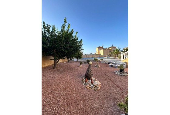 Wiederverkauf - Freistehende Villa -
Torrevieja - Aguas Nuevas