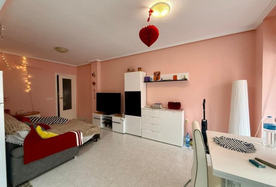 Venta - Apartamento / Piso -
Torrevieja