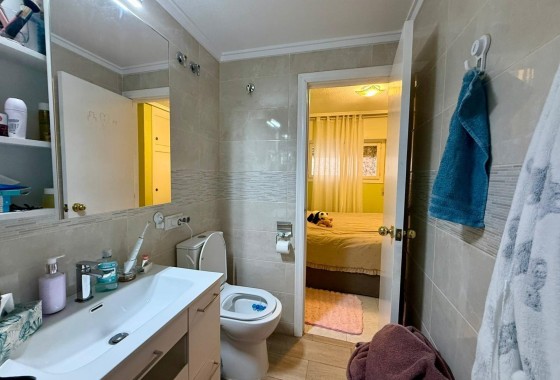 Venta - Apartamento / Piso -
Torrevieja