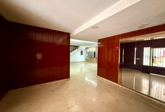 Venta - Apartamento / Piso -
Torrevieja
