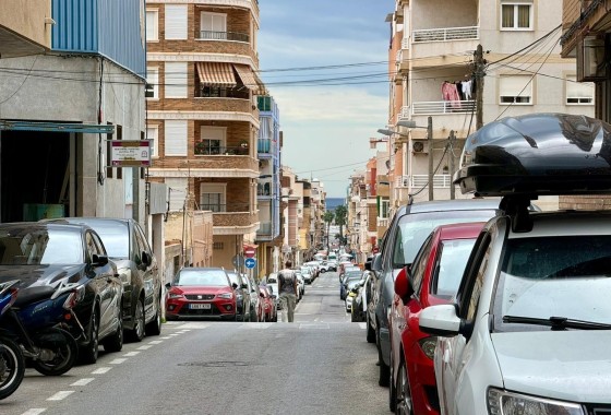 Venta - Apartamento / Piso -
Torrevieja