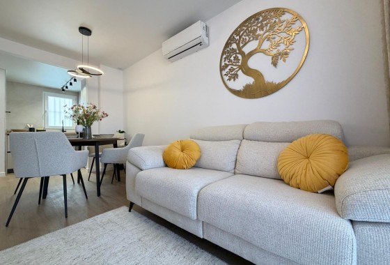 Sprzedaż - Apartament / Mieszkanie -
Torrevieja - Nueva Torrevieja
