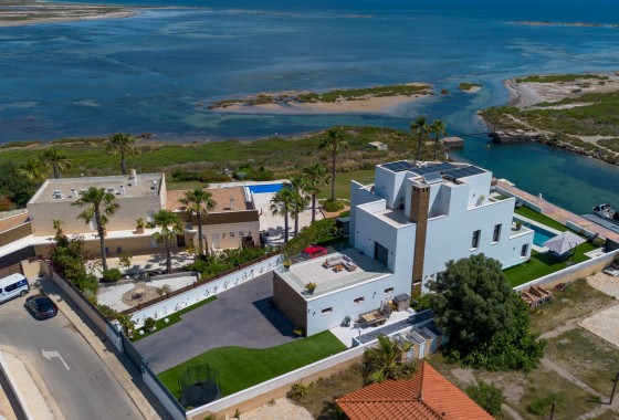 Sprzedaż - Willa wolnostojąca -
La Manga del Mar Menor - La Manga