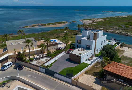 Sprzedaż - Willa wolnostojąca -
La Manga del Mar Menor - La Manga