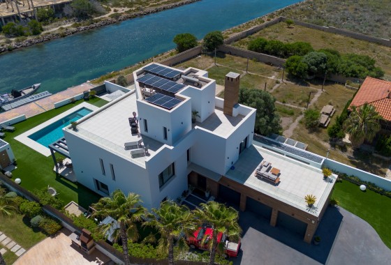 Sprzedaż - Willa wolnostojąca -
La Manga del Mar Menor - La Manga