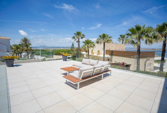 Sprzedaż - Willa wolnostojąca -
La Manga del Mar Menor - La Manga