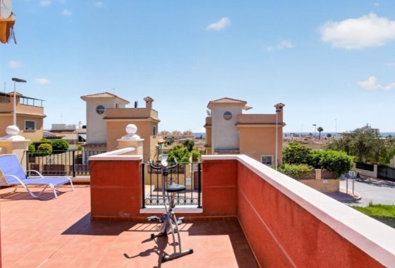 Venta - Adosado -
Torrevieja