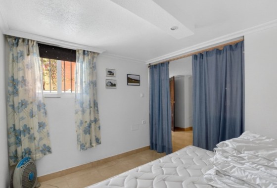 Venta - Adosado -
Torrevieja