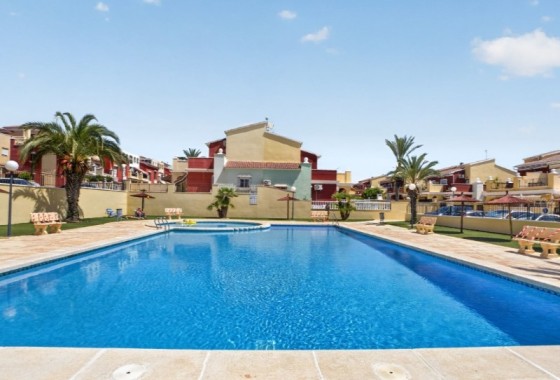 Venta - Adosado -
Torrevieja