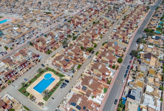 Venta - Adosado -
Torrevieja