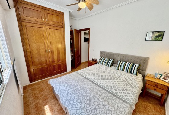 Herverkoop - Rijhuis -
Torrevieja - La Siesta - El Salado - Torreta