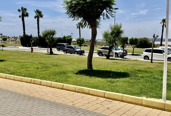 Herverkoop - Rijhuis -
Torrevieja - La Siesta - El Salado - Torreta