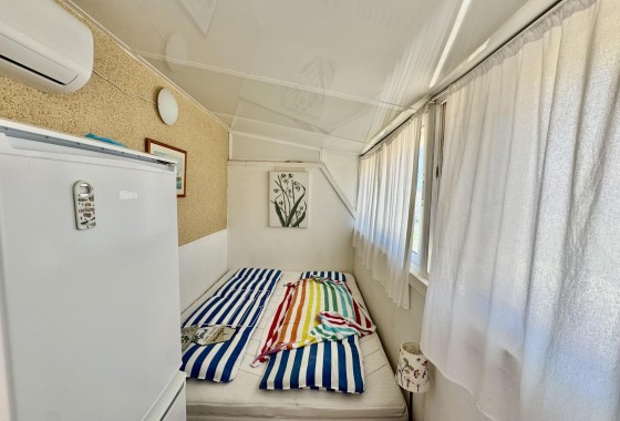 Herverkoop - Rijhuis -
Torrevieja - La Siesta - El Salado - Torreta