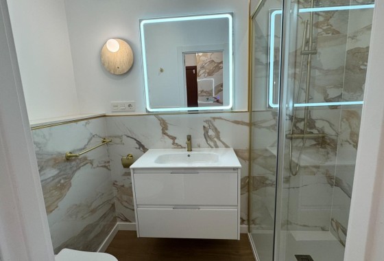 Herverkoop - Appartement / Flat -
Torrevieja - Punta Prima