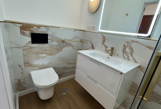 Herverkoop - Appartement / Flat -
Torrevieja - Punta Prima