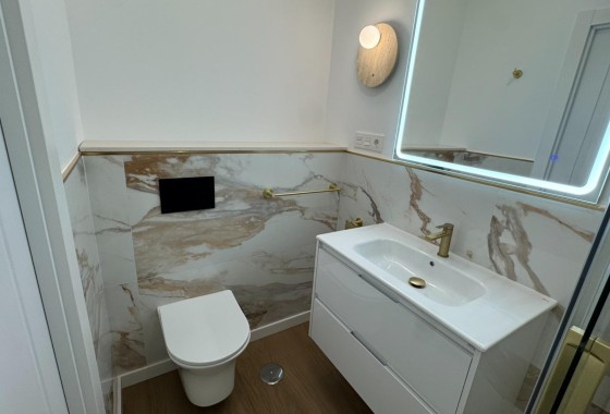 Herverkoop - Appartement / Flat -
Torrevieja - Punta Prima