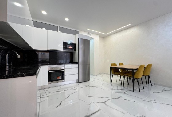 Wiederverkauf - Wohnung / Apartment -
Torrevieja