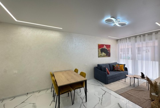 Wiederverkauf - Wohnung / Apartment -
Torrevieja