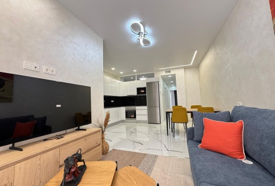 Wiederverkauf - Wohnung / Apartment -
Torrevieja