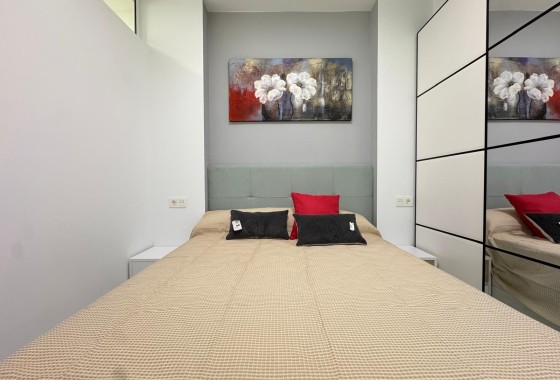 Wiederverkauf - Wohnung / Apartment -
Torrevieja