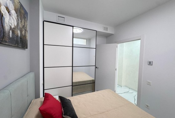 Wiederverkauf - Wohnung / Apartment -
Torrevieja