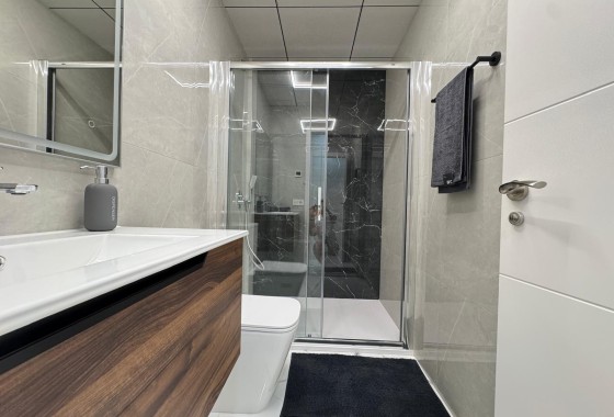 Wiederverkauf - Wohnung / Apartment -
Torrevieja