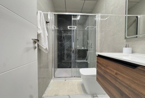 Wiederverkauf - Wohnung / Apartment -
Torrevieja