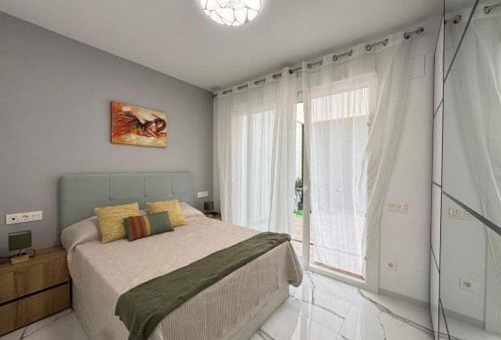 Wiederverkauf - Wohnung / Apartment -
Torrevieja