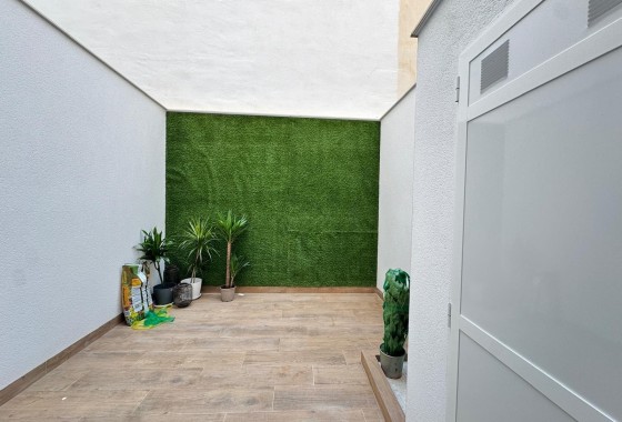 Wiederverkauf - Wohnung / Apartment -
Torrevieja