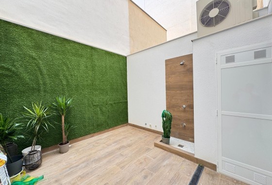 Wiederverkauf - Wohnung / Apartment -
Torrevieja