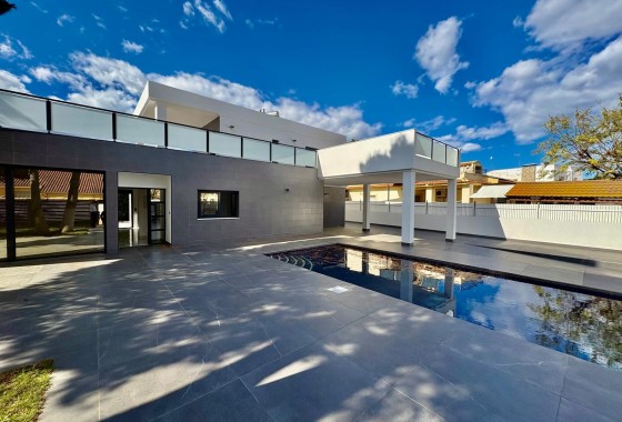 Wiederverkauf - Freistehende Villa -
Orihuela Costa