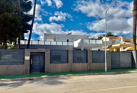 Wiederverkauf - Freistehende Villa -
Orihuela Costa