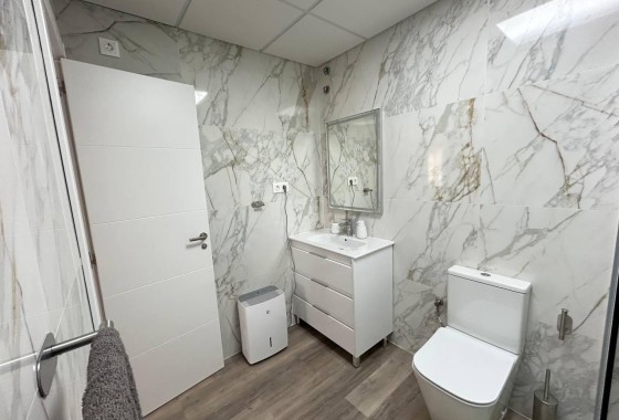 Wiederverkauf - Wohnung / Apartment -
Torrevieja
